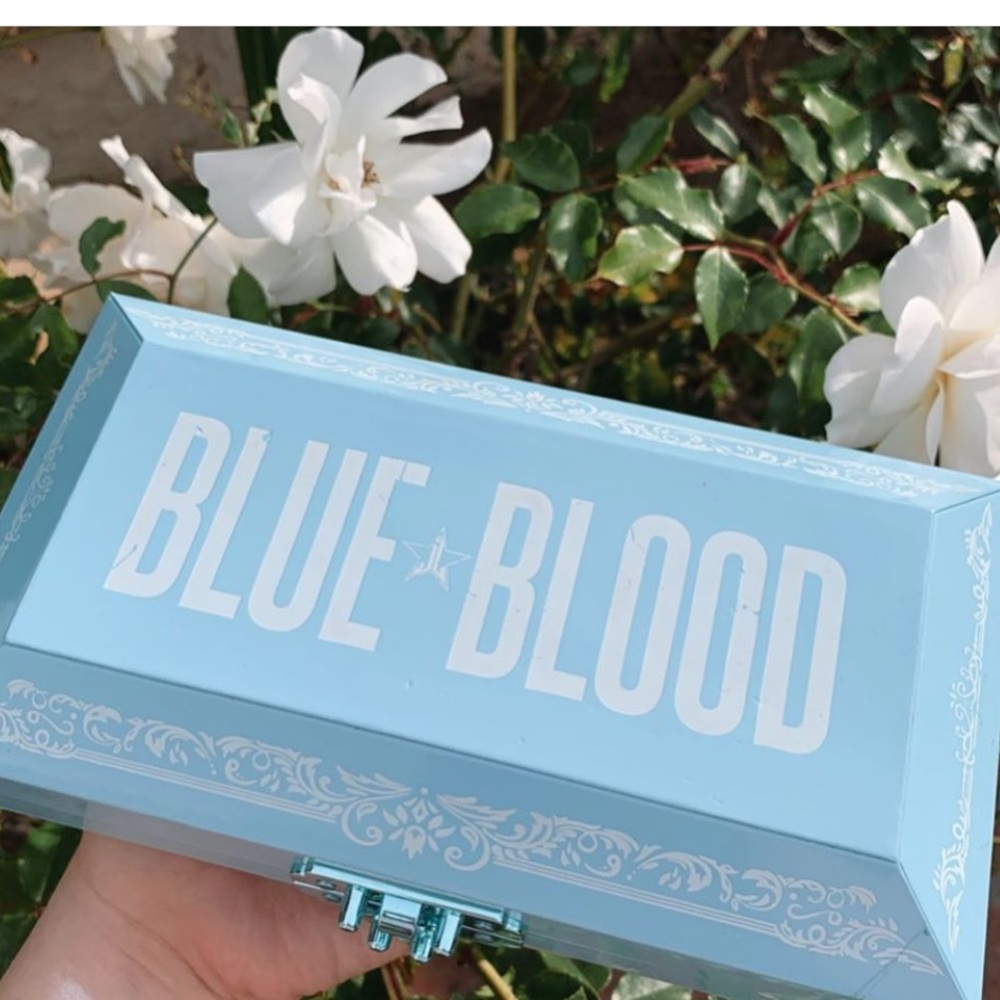 Blue Blood palette